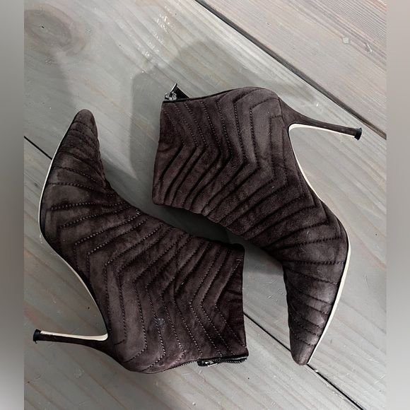 Elegant Brown Ankle Boots - Picture 6 of 16